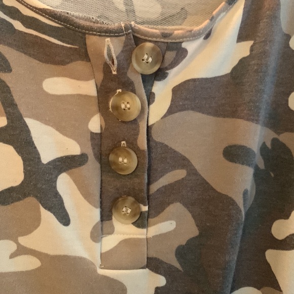 Camo onesie - Picture 3 of 5